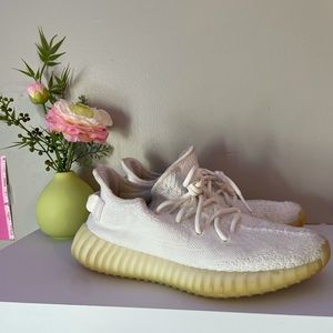 Authentic cream white yeezys size 6.5 (men’s)